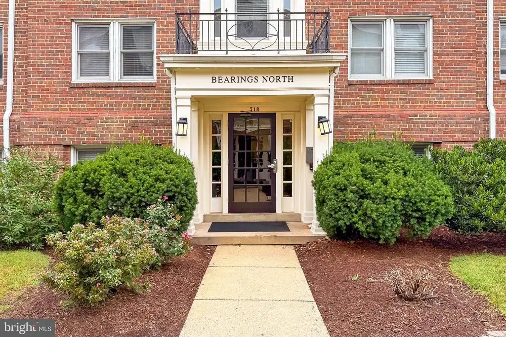 718 S Washington St #304, ALEXANDRIA