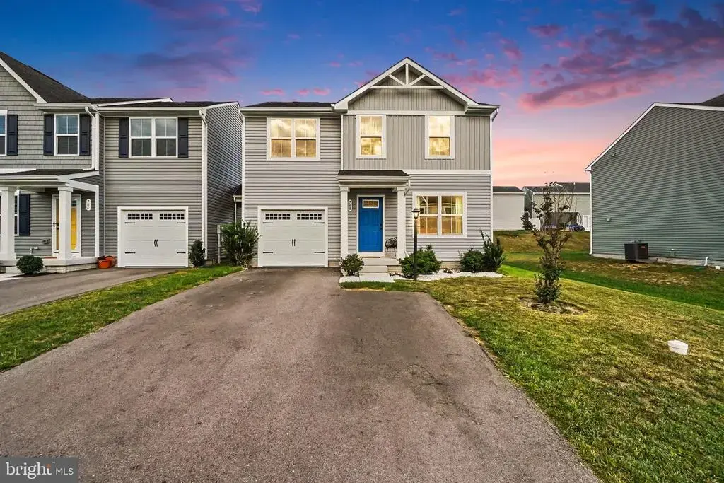 768 Raeann Dr, GREENCASTLE