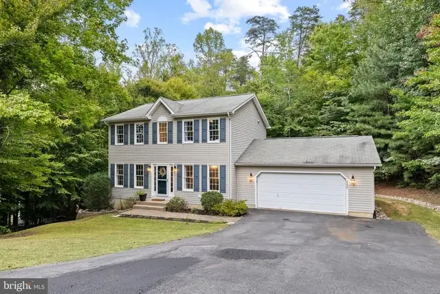 8427 Tompkins Dr, King George