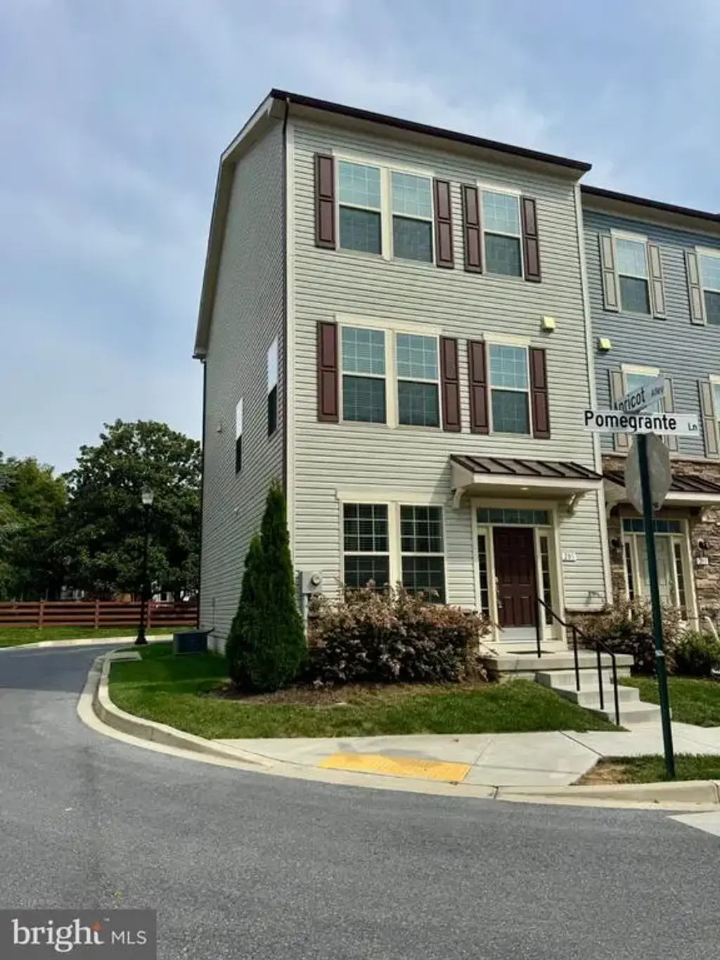 201 Pomegranate Ln, FREDERICK