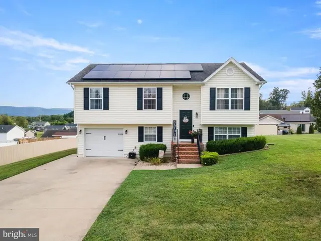 62 Silver Ct, Maurertown