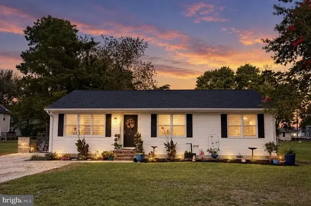 9 Pine St, Delmar