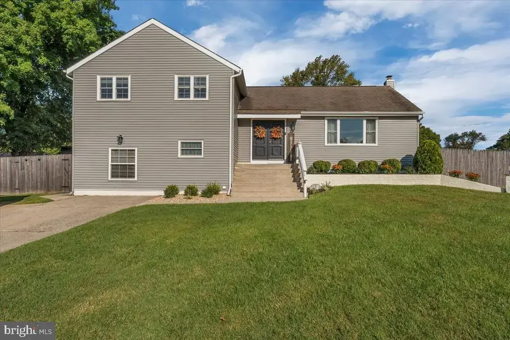 7 Surrey Ct, BERLIN