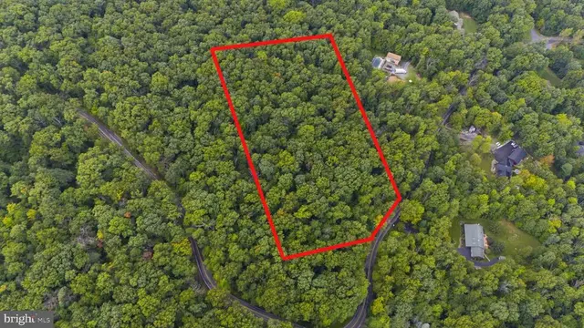 705 Hill Rd, Robesonia