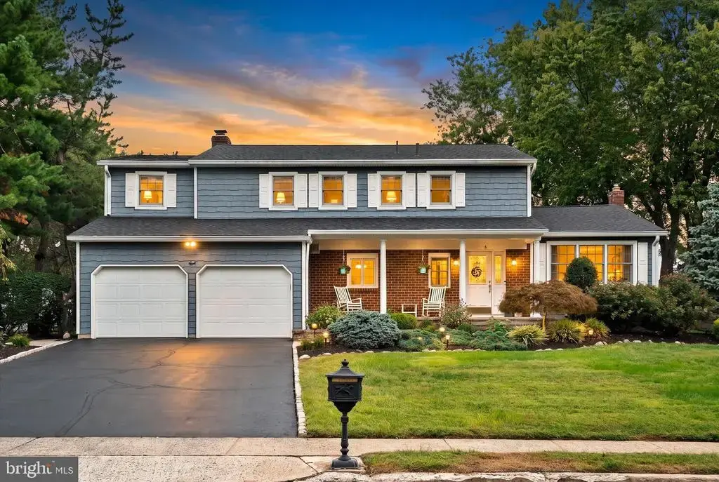 8 Andree Pl, HAMILTON