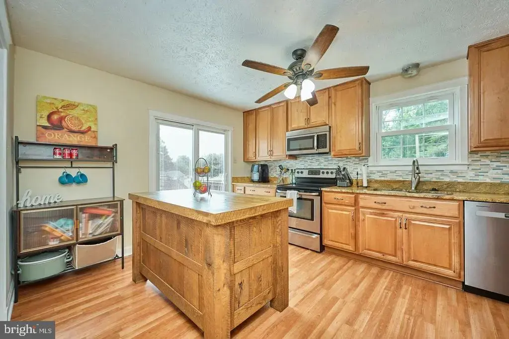 806 Rust Dr Ne, LEESBURG