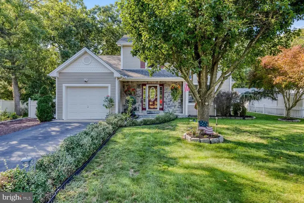 106 1st Ave, TUCKERTON