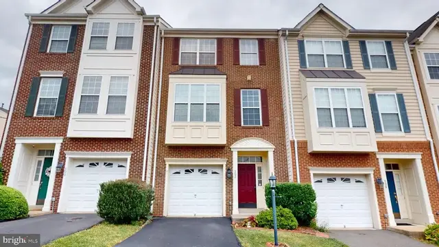 502 Legrace Ter Ne, Leesburg