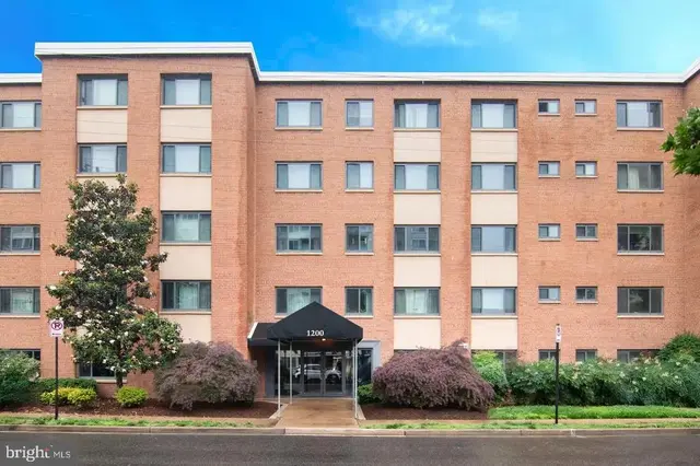 1200 S Arlington Ridge Rd #205, Arlington