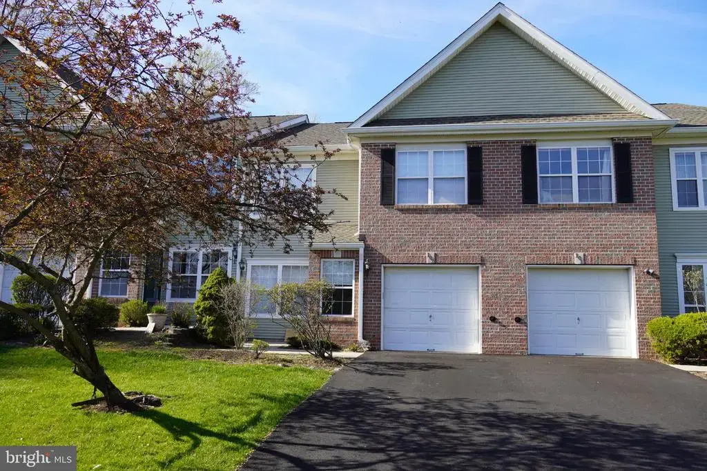 102 Wellington Park Drive Dr, PRINCETON