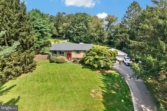 625 Locust Grove Rd, West Chester