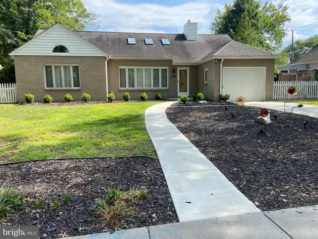 7011 Western Ave Nw, Washington