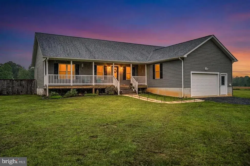 7295 Cornfield Ln, RHOADESVILLE