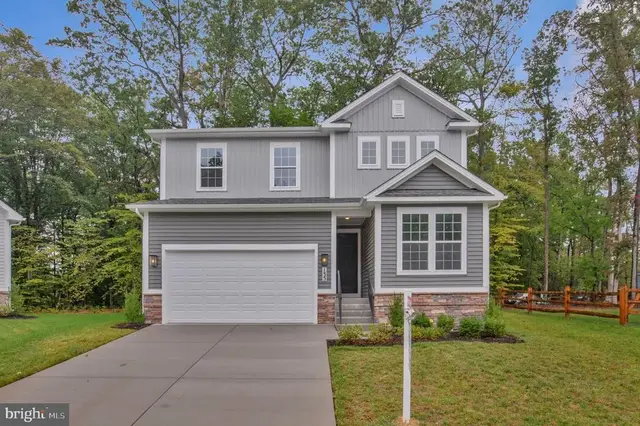 135 Catalpa Dr, North East