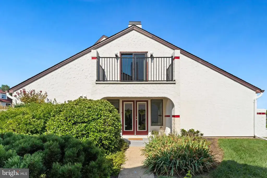 12 Queen Anne Way #j, CHESTER
