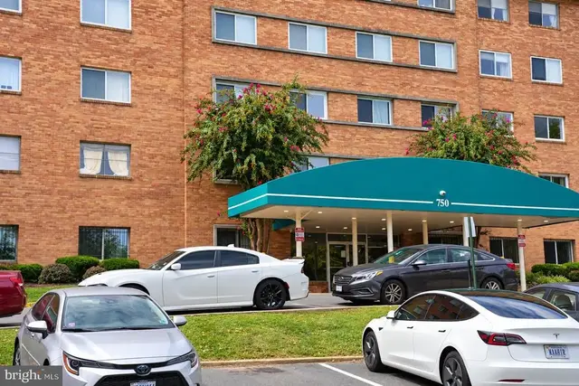 750 S Dickerson St #103, Arlington