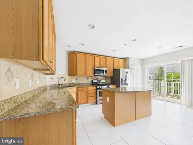4587 Whittemore Pl #1222, Fairfax