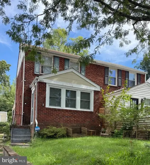 5831 Edgehill Dr, Alexandria
