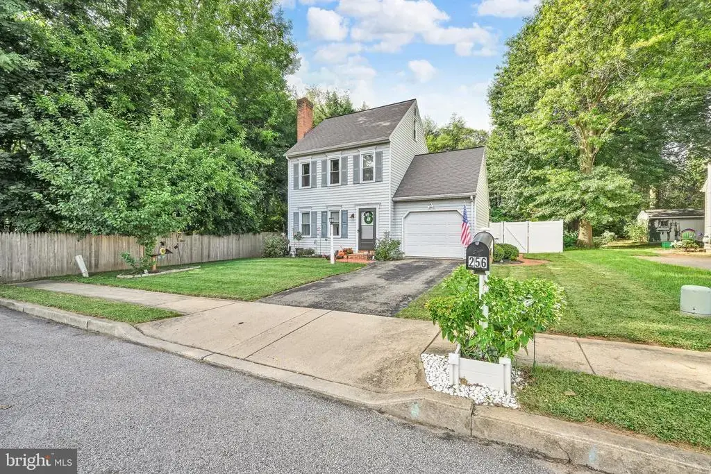 256 Cross Keys Dr, STRASBURG