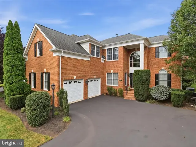 15261 Golf View Dr, Haymarket