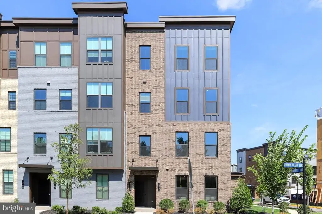 43789 Metro Ter, ASHBURN