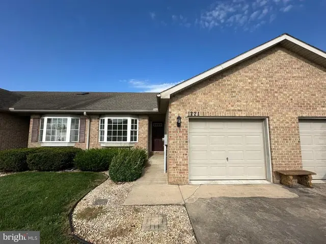 1221 Progress Rd, Greencastle