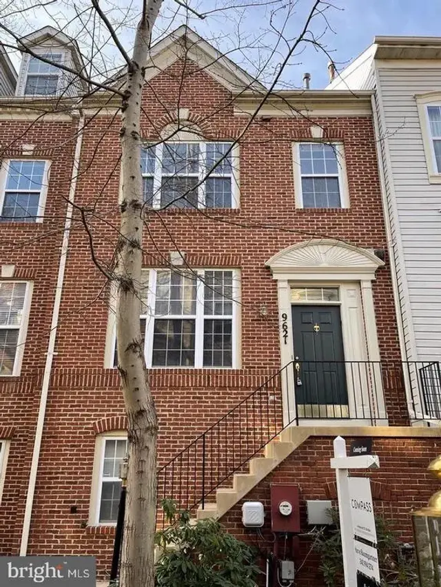 9621 Athens Pl, Gaithersburg