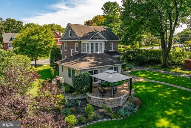450 S Broad St, Lititz