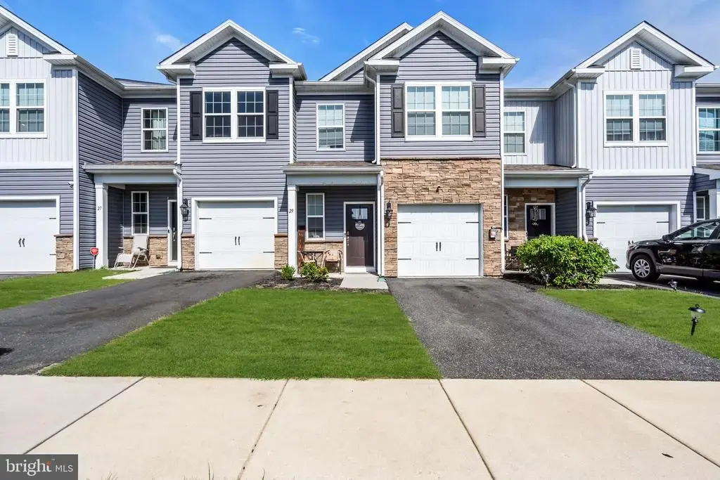 29 Katherine Dr, BURLINGTON