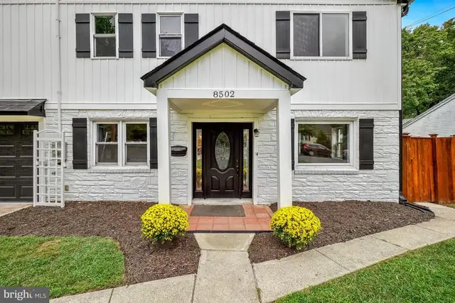 8502 Cunningham Dr, College Park