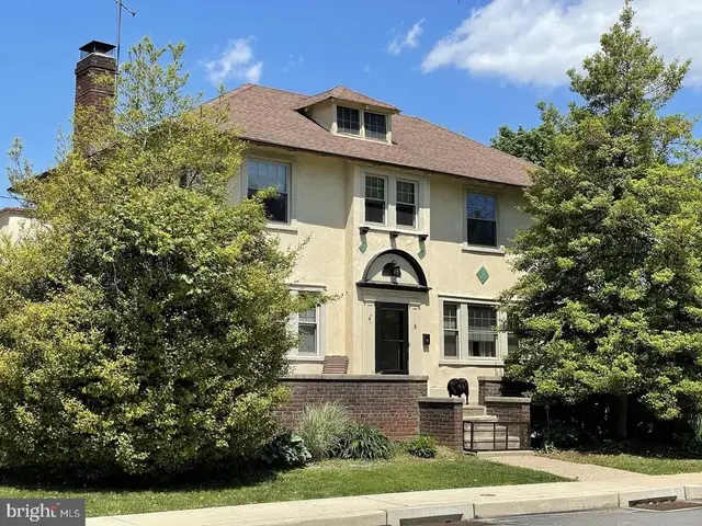 8 Montgomery Ave #2f, Glenside
