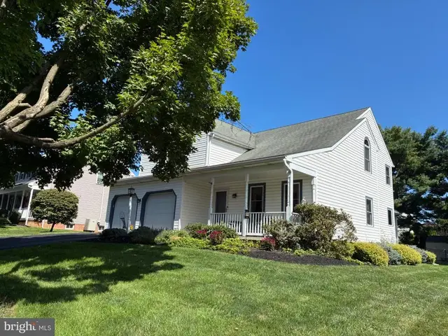 260 S Homestead Dr, Landisville