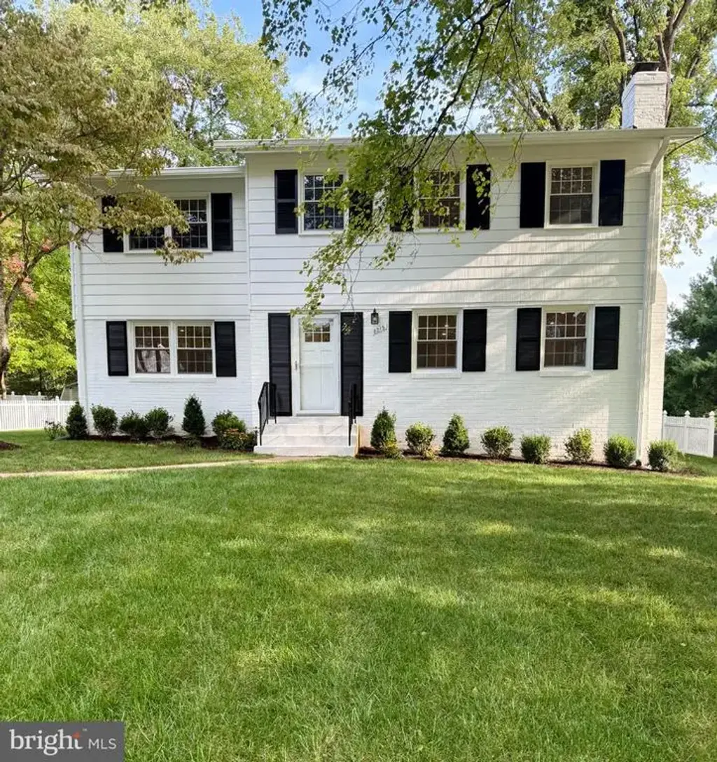 8215 Bucknell Dr, VIENNA
