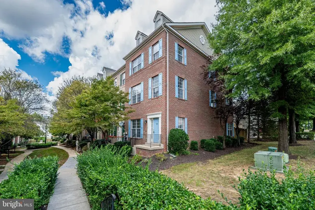 12429 Gladys Retreat Cir, BOWIE
