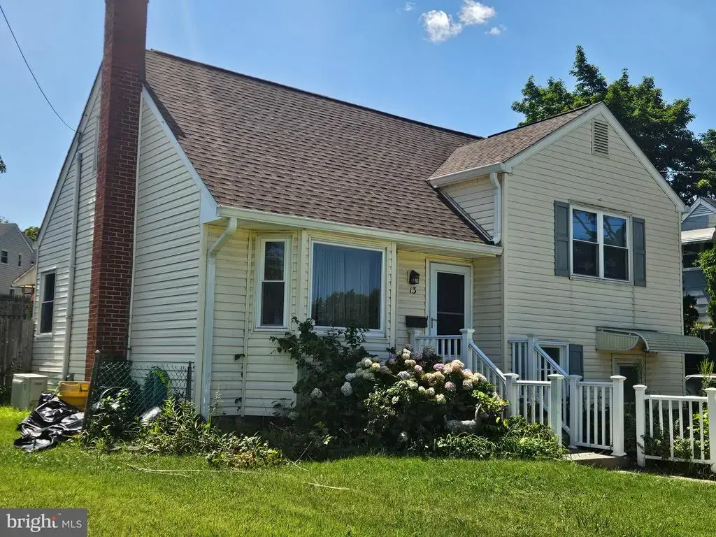 13 Morton Ave, HAMILTON