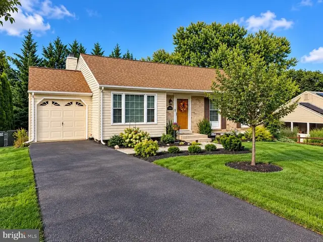 10425 Sweepstakes Rd, Damascus