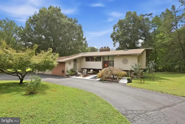 6445 Steeple Chase Ln, Manassas