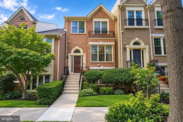 2277 Kings Garden Way, Falls Church