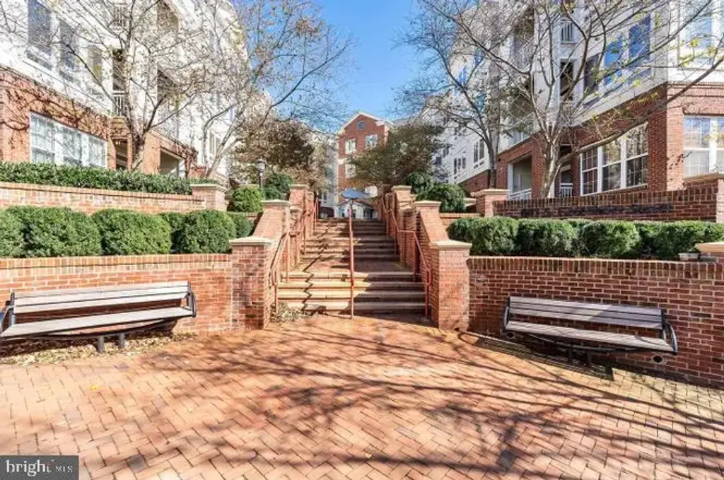 801 S Greenbrier St #422, ARLINGTON