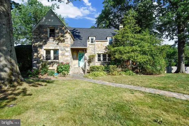 400 Meadow Ln, Falls Church