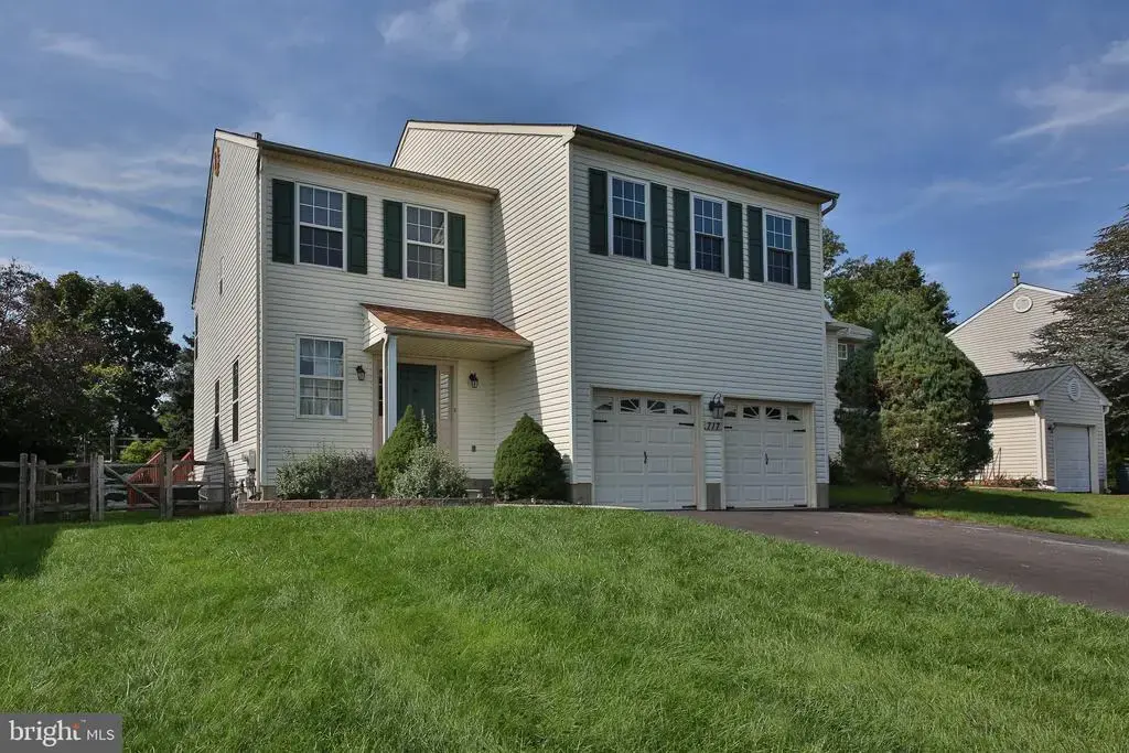 717 Queen Rd #, COLLEGEVILLE