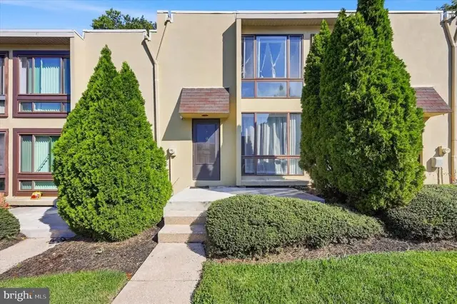 100 E Glenolden Avenue T-9 Ave #t-9, Glenolden