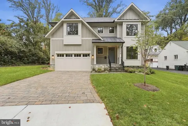 2238 N Vermont St, Arlington