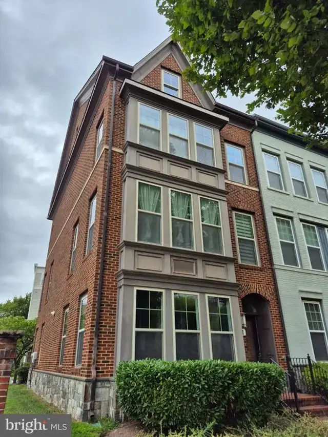 251 Decoverly Dr, Gaithersburg