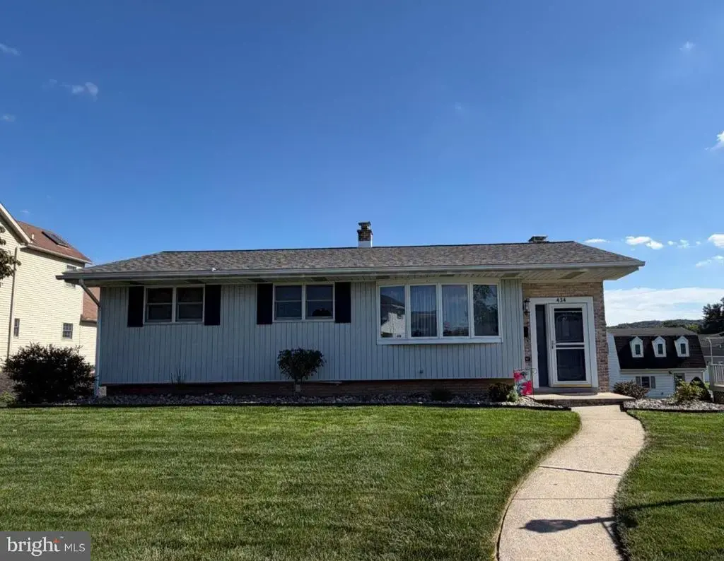 434 Cedar Ave, HERSHEY