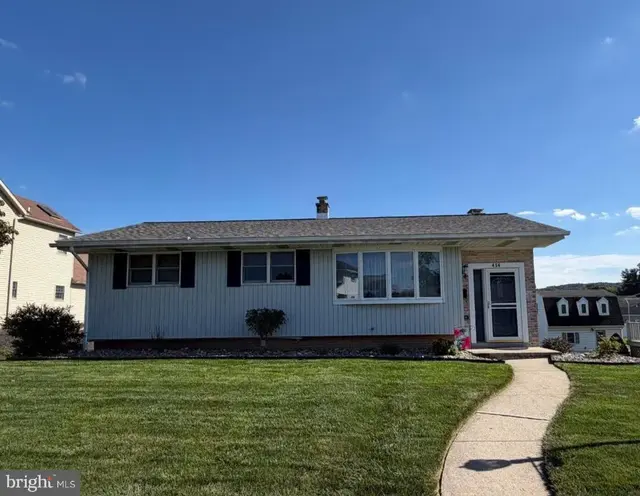 434 Cedar Ave, Hershey