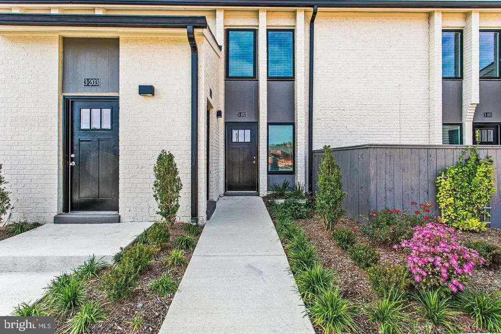 19520 Village Walk Dr #3-202, MONTGOMERY VILLAGE