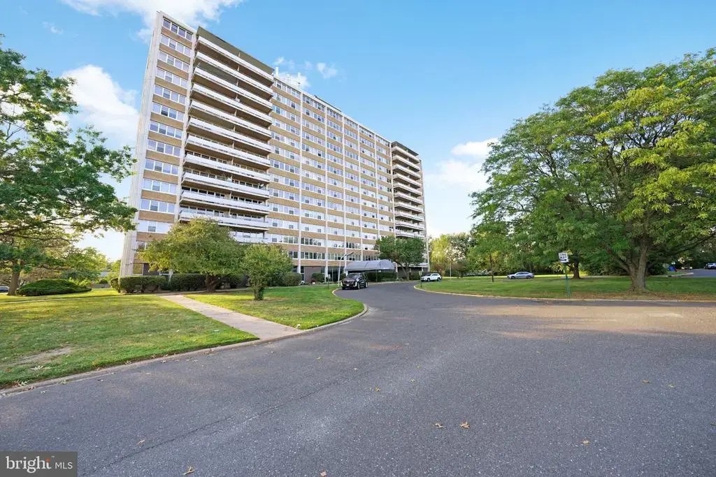 904 Barclay Towers, CHERRY HILL