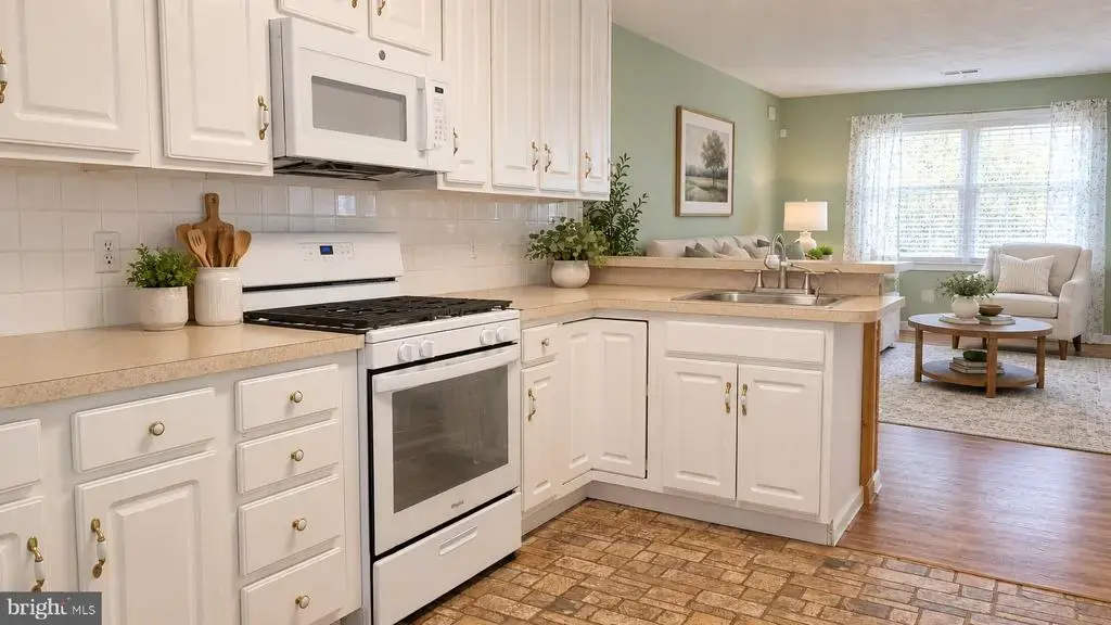12 Rogers Cir, NEWARK