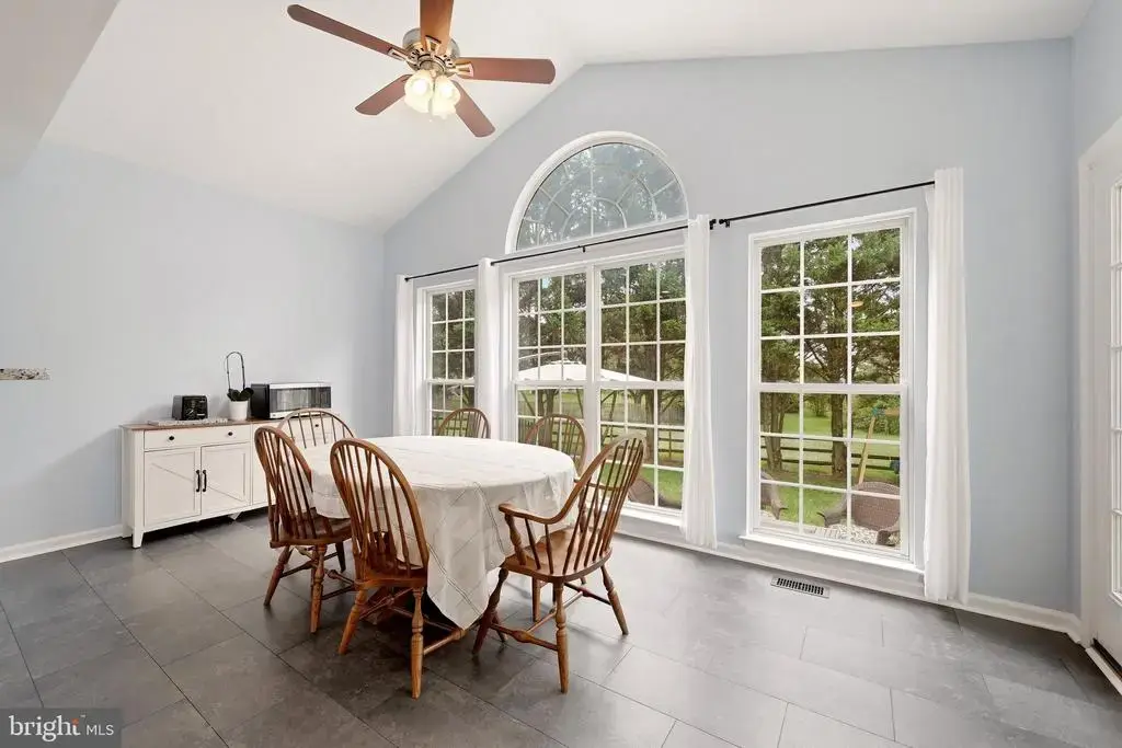 49 Pebble Cir, CHARLES TOWN